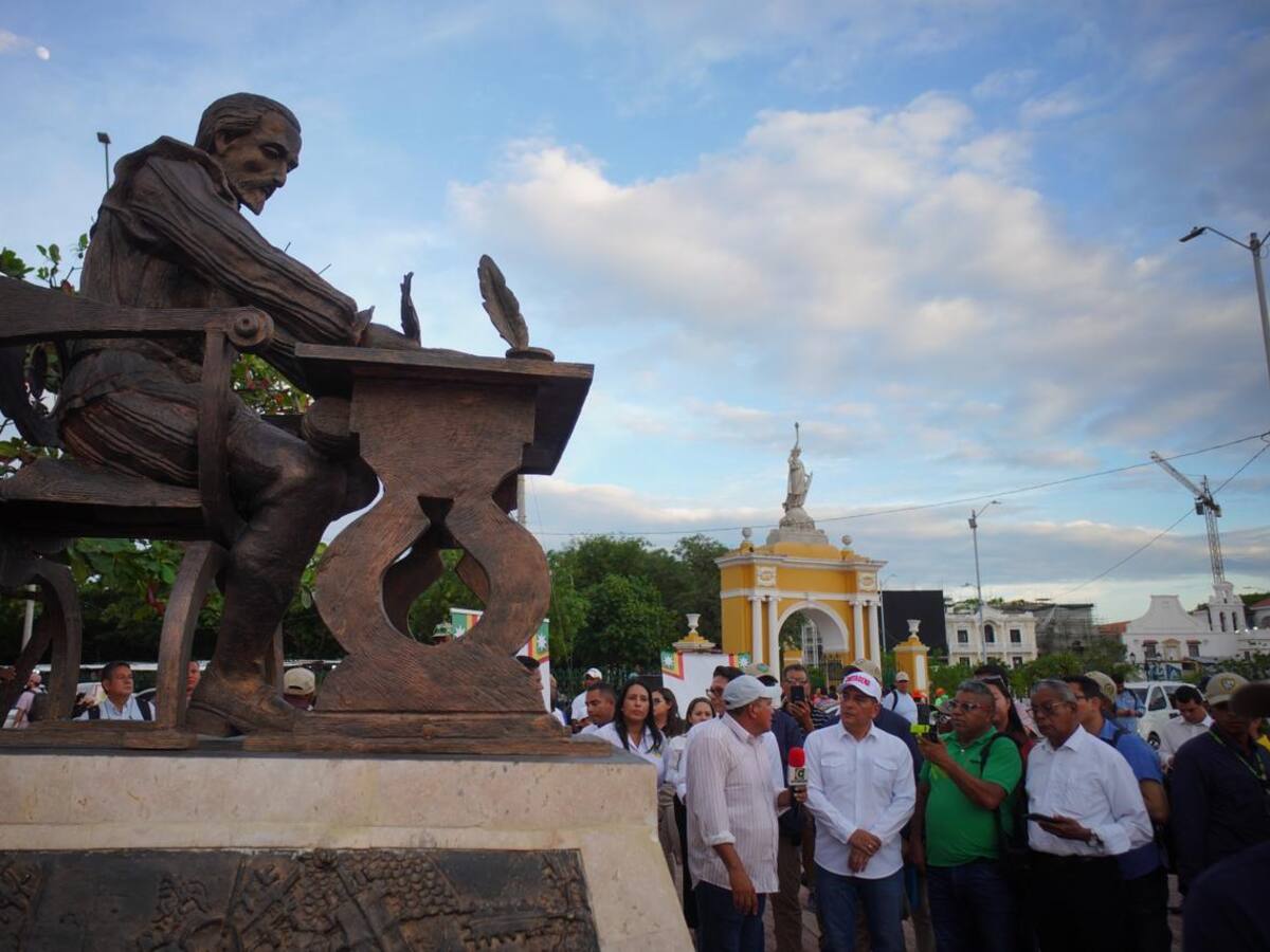 Recuperan el monumento a Miguel de Cervantes en Cartagena