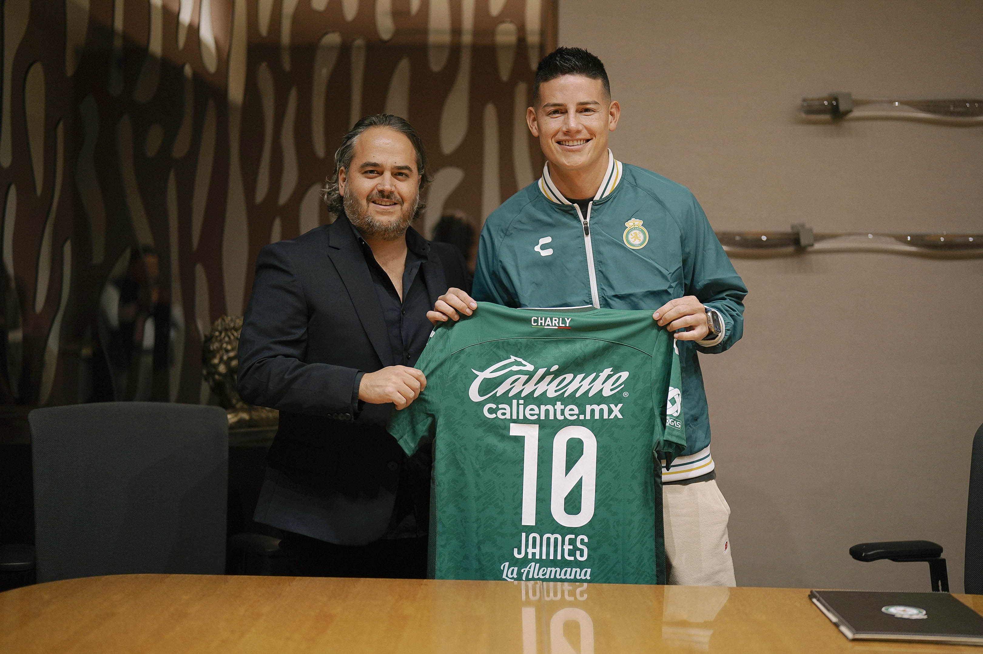 James Rodríguez/@clubleonfc