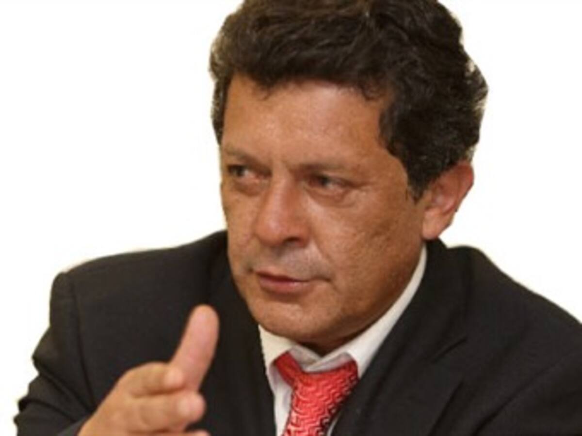 Otorgan casa por cárcel a Mario Aranguren