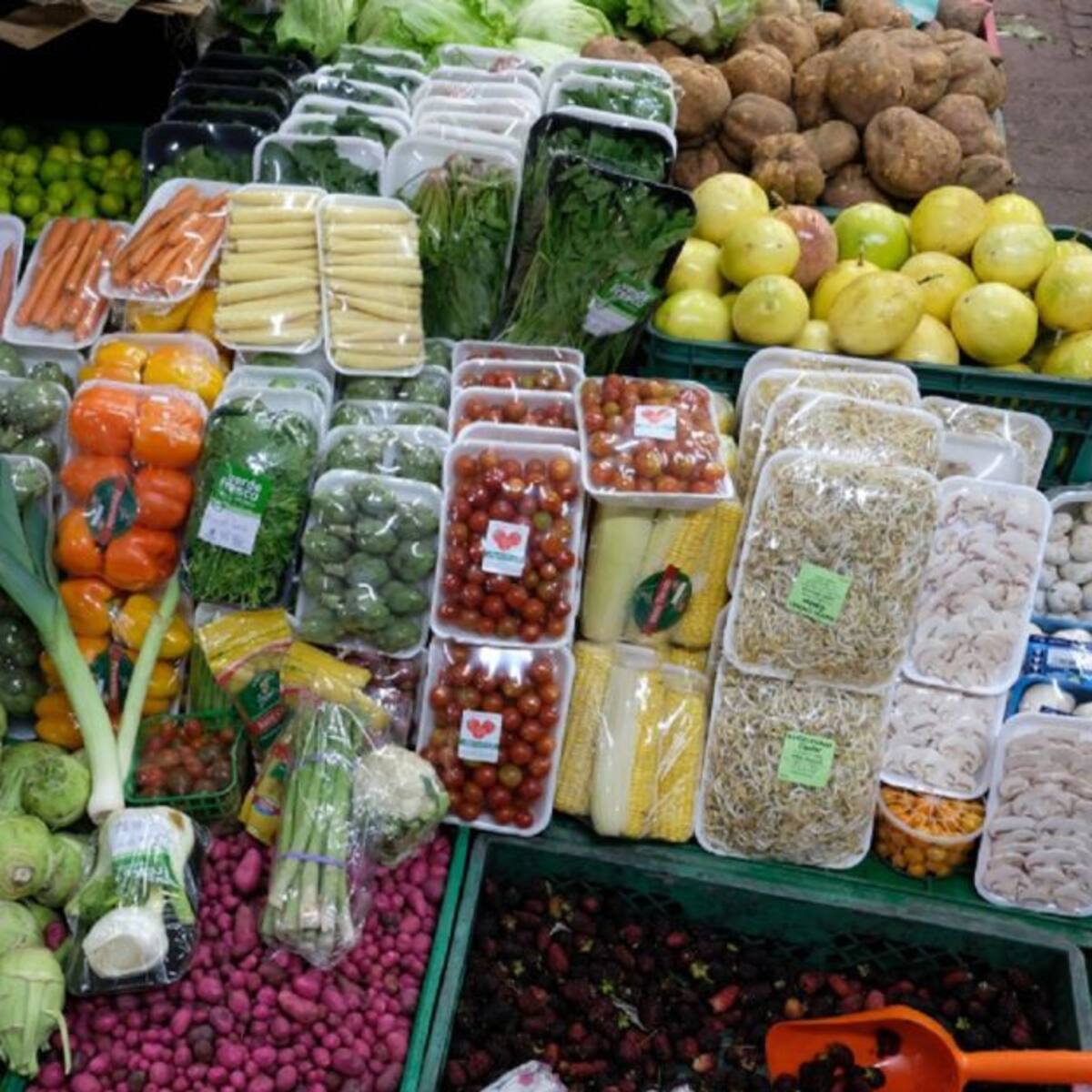 El vendedor ambulante: "Me siento solo vendiendo frutas"