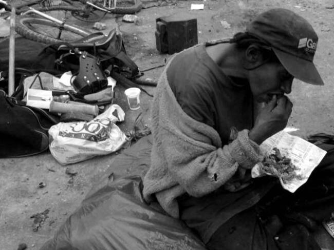 Fiscalía investiga denuncias sobre posible envenenamiento de comida entregada a habitantes de calle