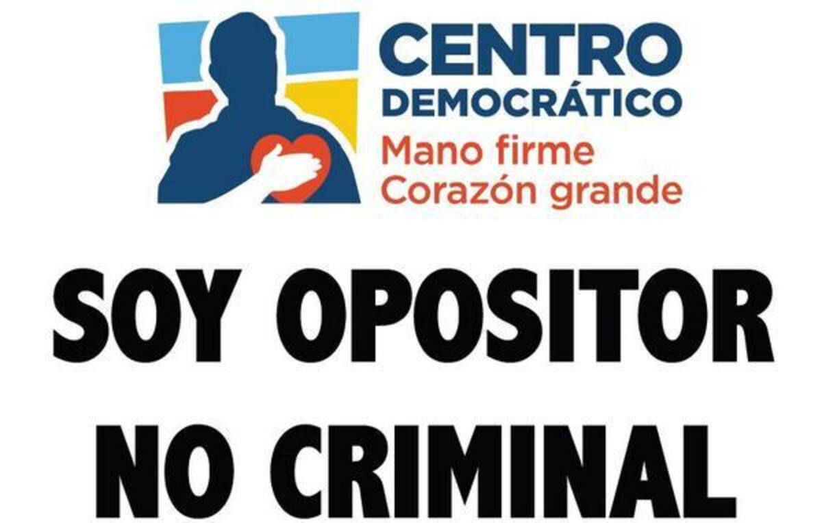El 26 de agosto de 2014, en medio de la polémica generada por las nuevas acusaciones del Hacker Andrés Sepúlveda, quien aseguró que por orden del uribismo interceptó comunicaciones del gobierno y saboteó el proceso de paz. Plenaria del Senado.