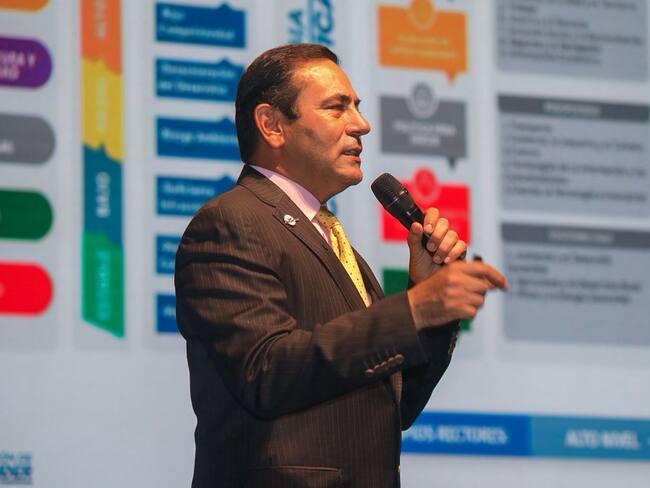 Vías y educación: los pilares de la Gobernación de Santander en sus dos primeros años