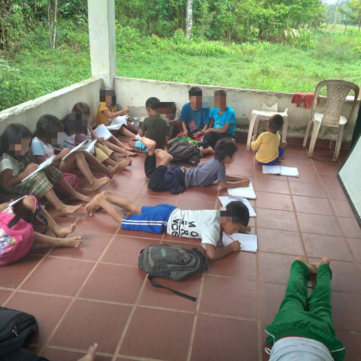 Por la disputa de una comunidad indígena, 55 menores están sin escuela en Urabá