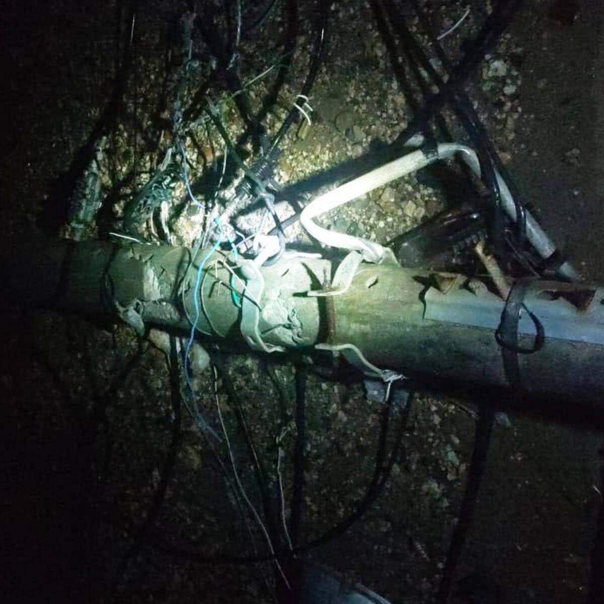 Caída de poste de energía en Loma de Arena deja parte del corregimiento sin servicio de energía