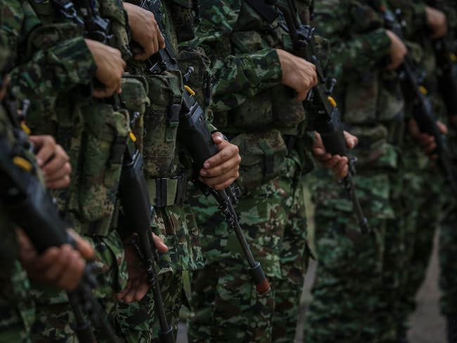 Miembros del Ejército de Colombia participan en el entrenamiento-preparación de las Unidades de Operaciones de Fuerzas Especiales, el 5 de agosto de 2022. Foto de Juancho Torres/Agencia Anadolu vía Getty Images.