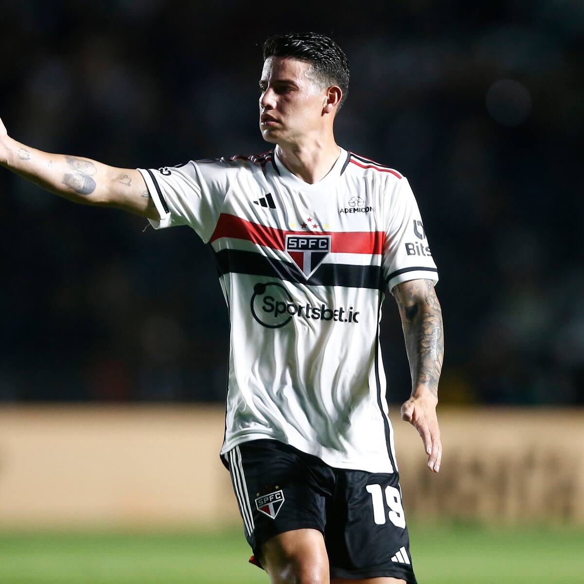 Luis Fabiano, ídolo de Sao Paulo, lanzó duras críticas contra James: “Es un problema”