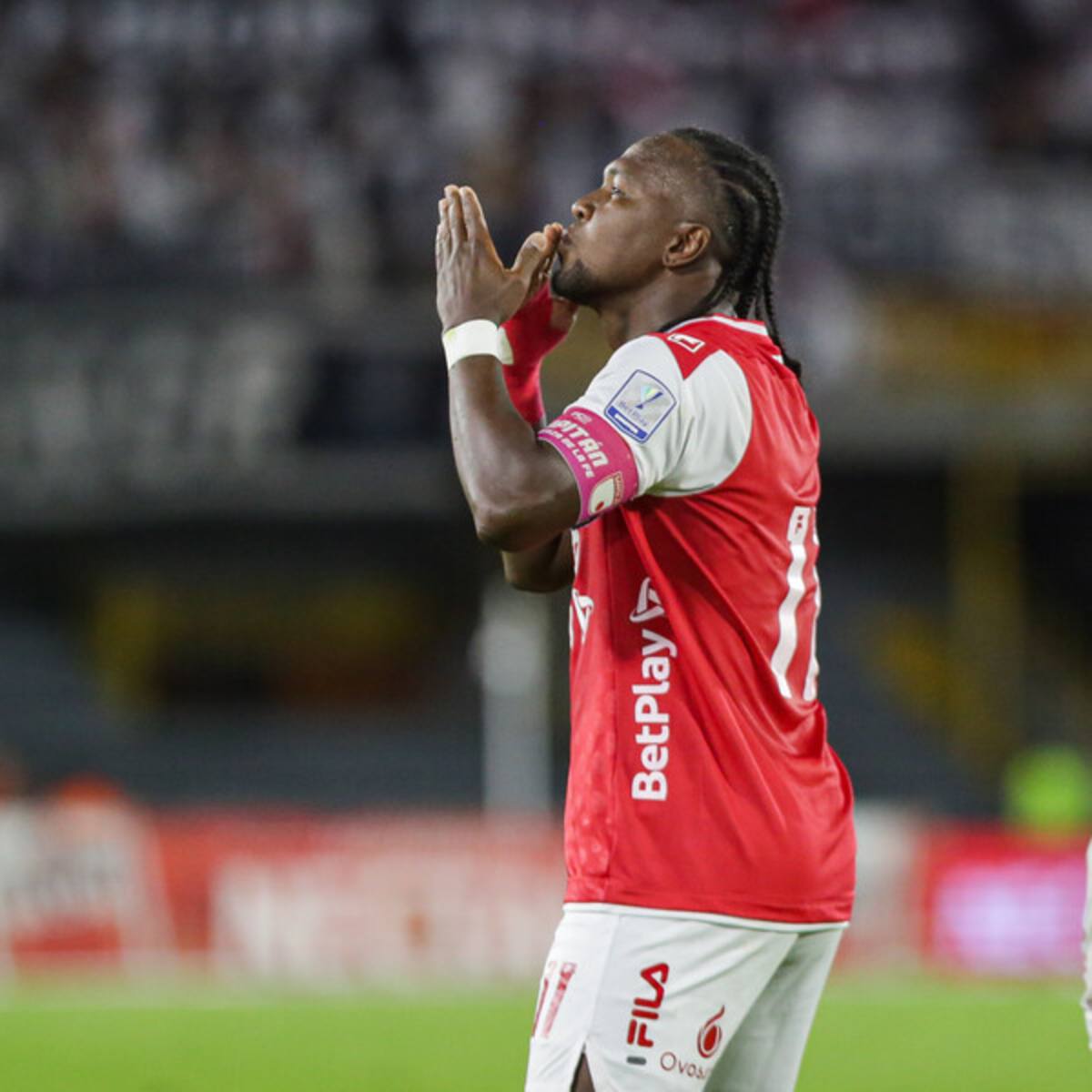 Hugo Rodallega confiesa que hubo “palabras fuertes” en camerino de Santa Fe: esto reveló