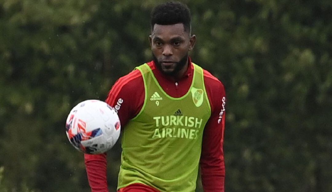 Miguel Ángel Borja en entrenamiento con River Plate