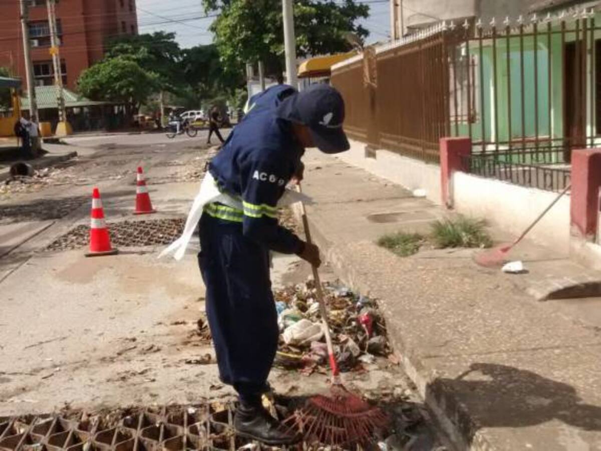 Distrito adelanta limpieza de canales pluviales en Cartagena