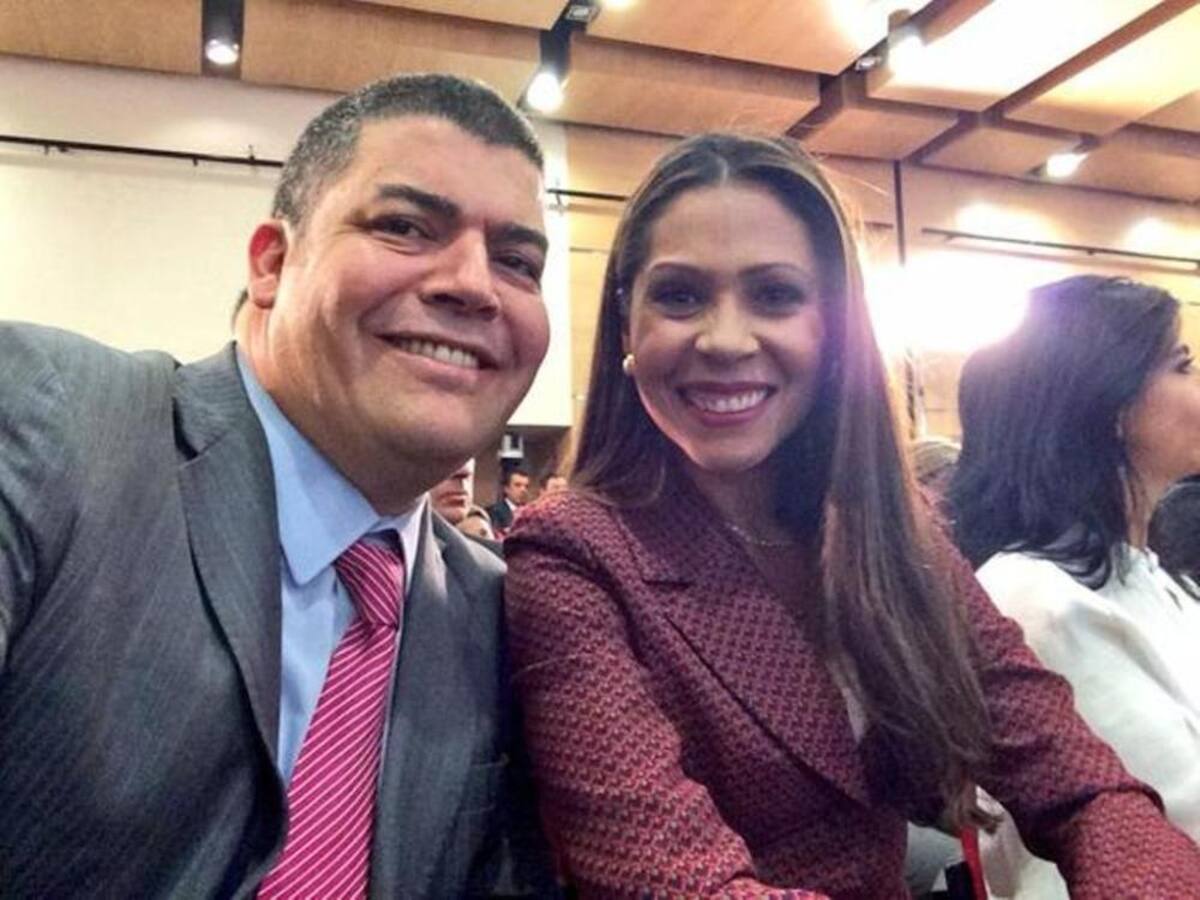 El lanzamiento, contó con la presencia del presidente Juan Manuel Santos y también del equipo del programa 6am de Caracol Radio.