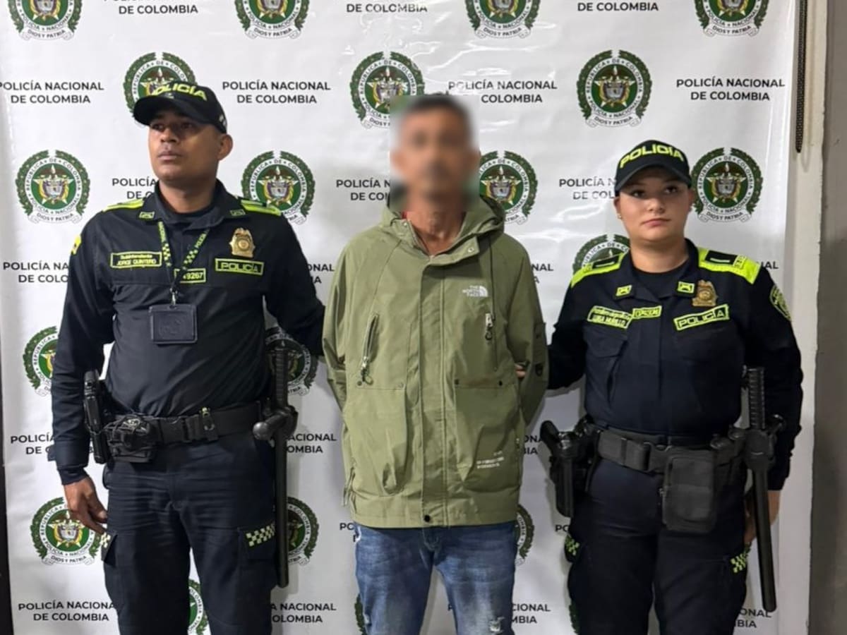 Alias ’24′, cabecilla de la estructura delincuencial EGC, es capturado en la terminal de Manizales