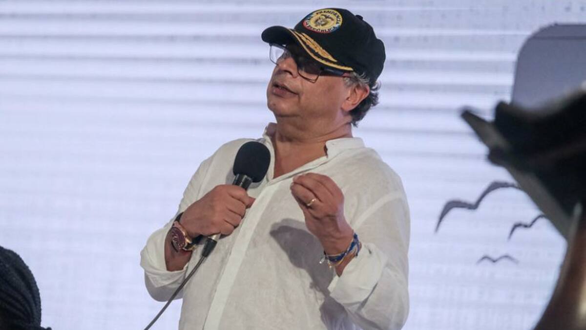 Ordeno a la Policía actuar sobre personas que impiden movilidad de magistrados: Petro