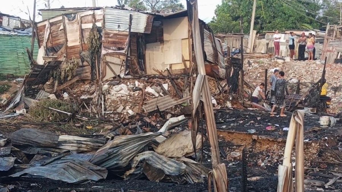 Entregan ayuda humanitaria a familias damnificadas tras incendio en barrio El Bosque de Barranquilla