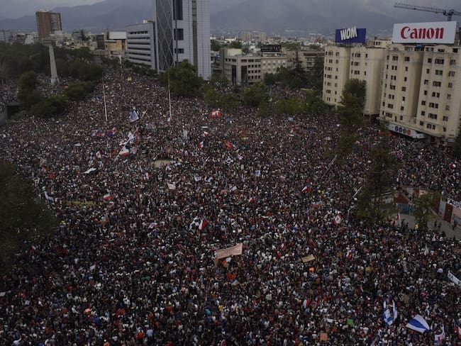 ¡Marcha pacífica! Más de medio millón de personas protestan en Santiago