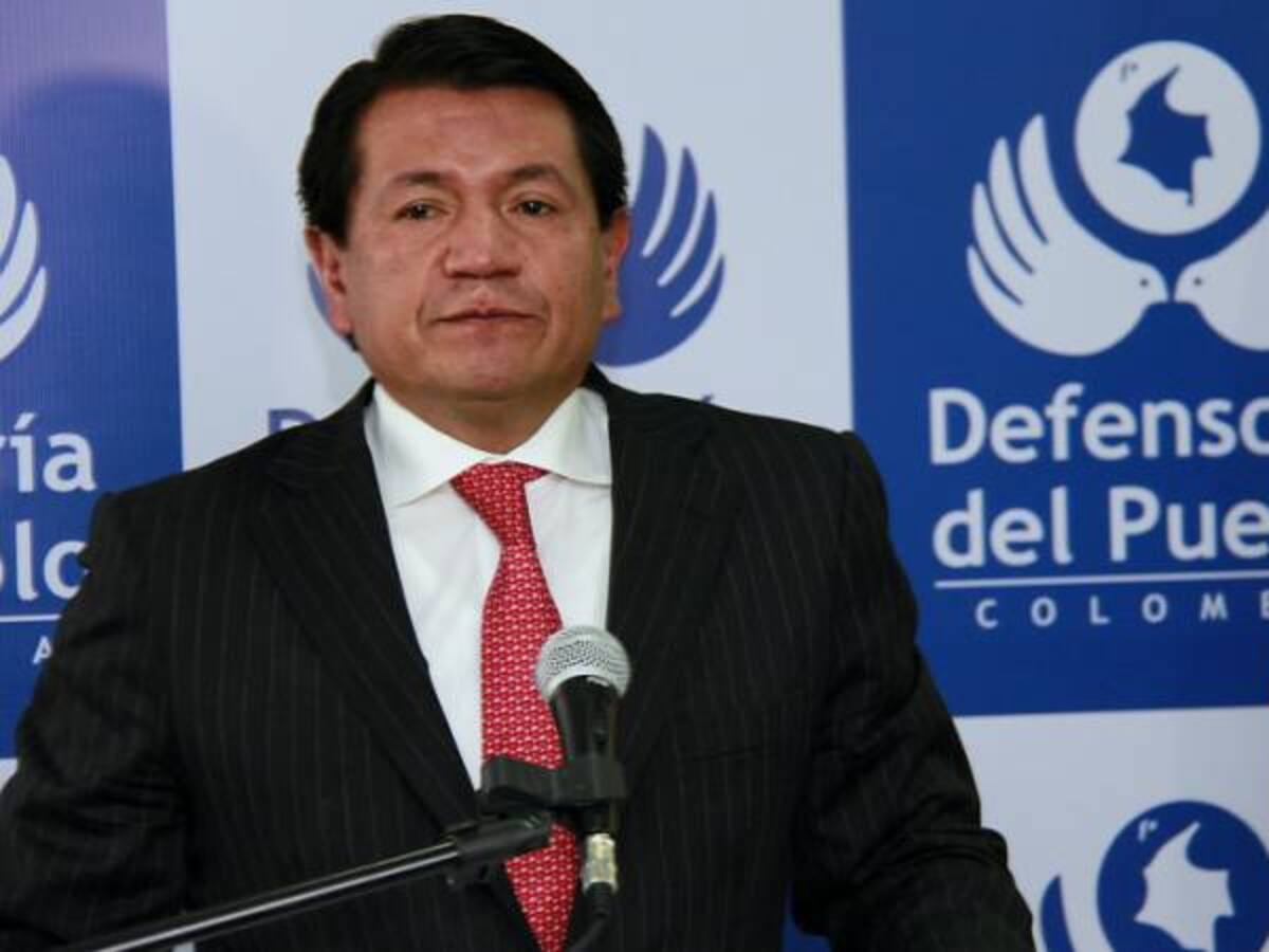En las oficinas de la Defensoría tenían relaciones sexuales: exsecretaria de Otálora