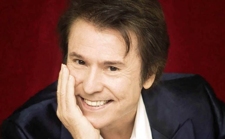 Raphael anuncia una nueva gira de conciertos por Colombia.