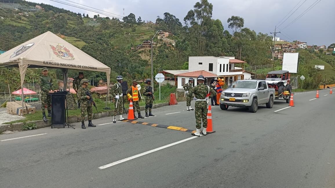 Controles del Ejército en las vías durante la Semana Santa. Foto: Ejército.