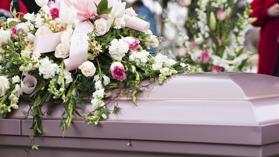 Los familiares se dieron cuenta del grave error de la funeraria durante el velorio.. Foto: Getty Images