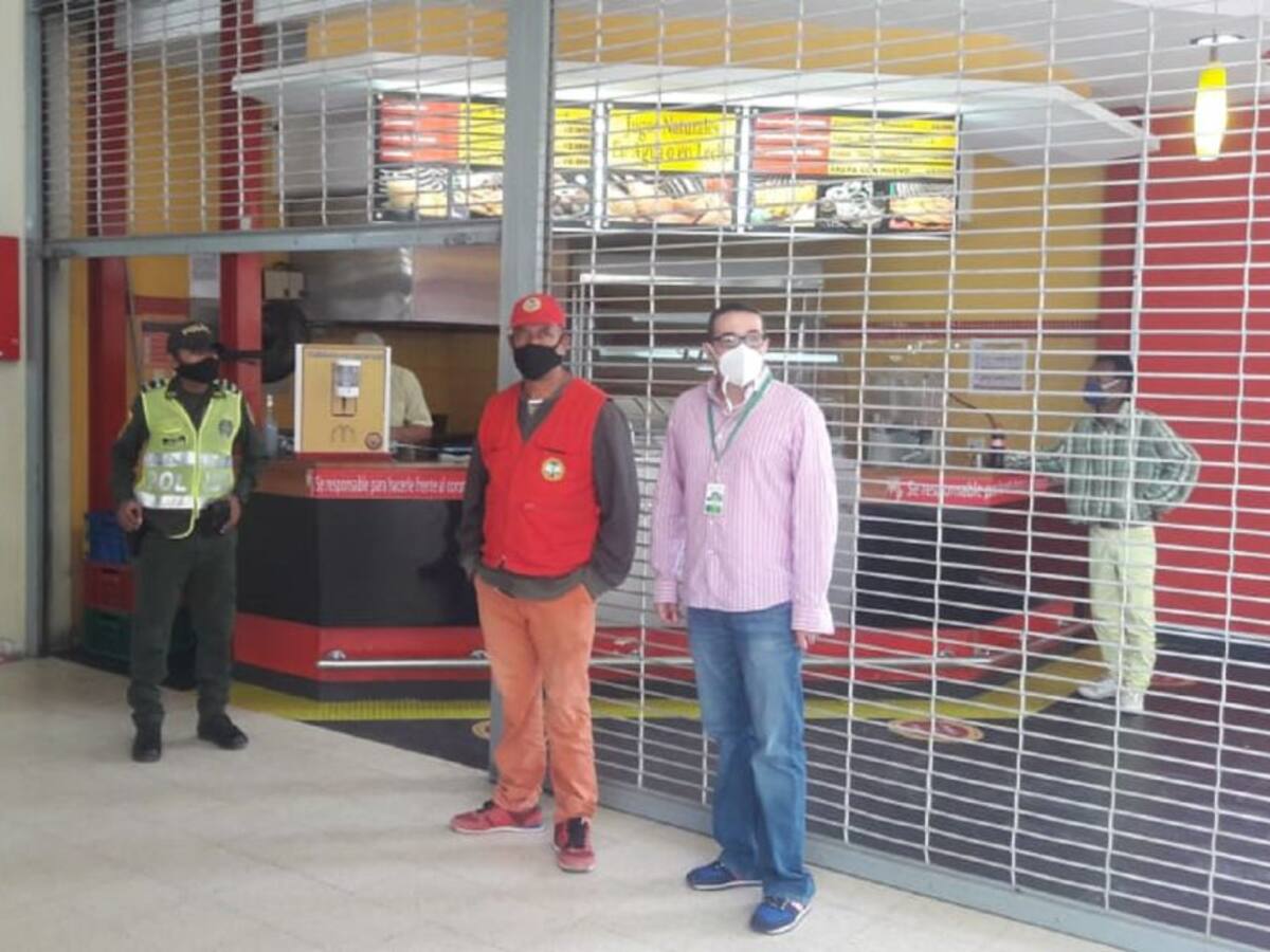 En Cartagena, cierran 4 establecimientos por falta de documentación