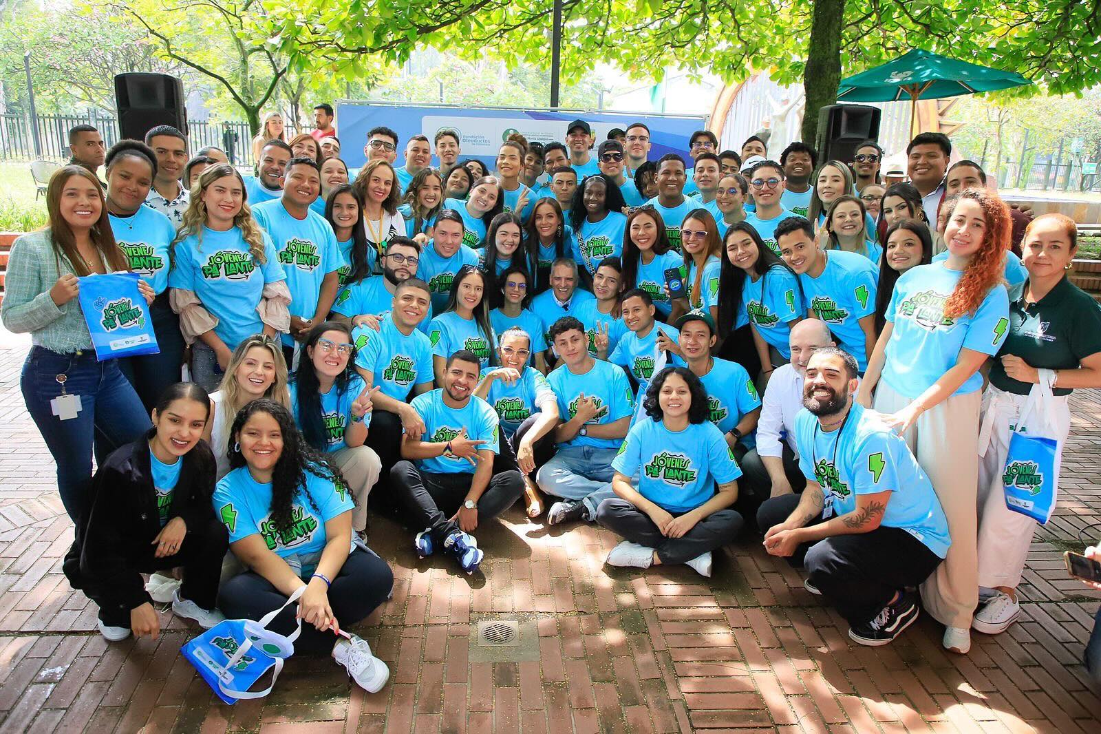 Gobernación entregó incentivos económicos a líderes juveniles del programa durante el 2024. Foto: Gobernación de Antioquia. 