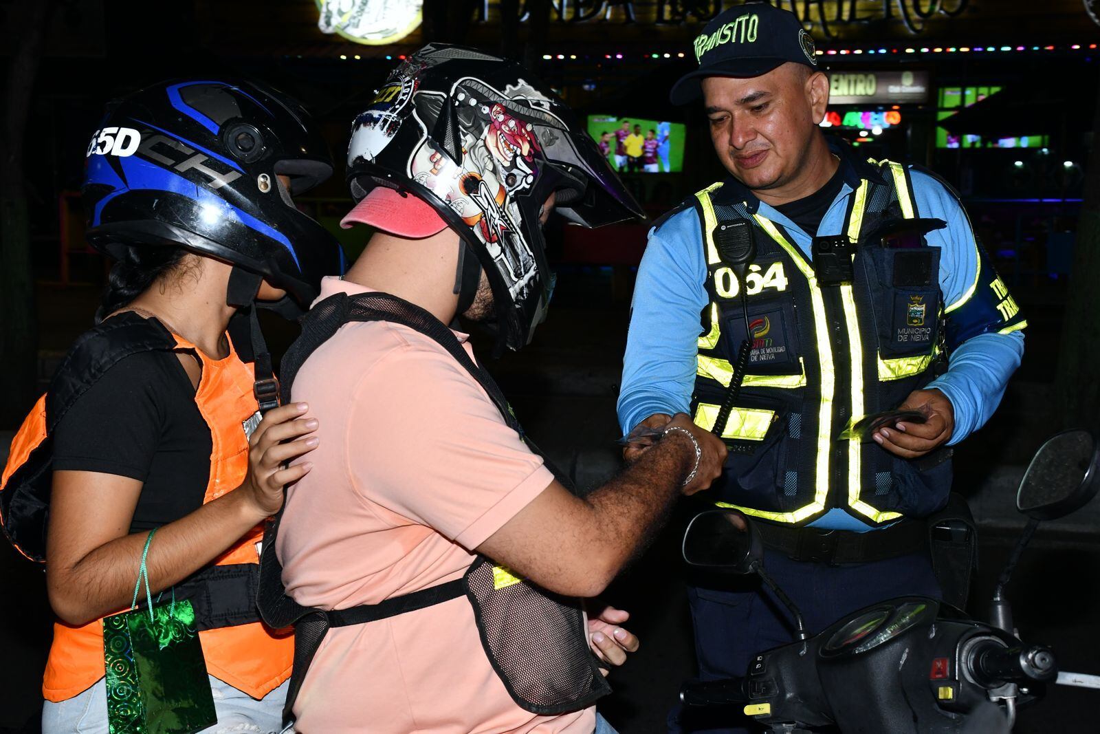 Según el informe de Movilidad, el reporte da cuenta que desde el 16 de febrero a la fecha, han sido impuestos 149 comparendos por el no porte de la prenda reflectiva.