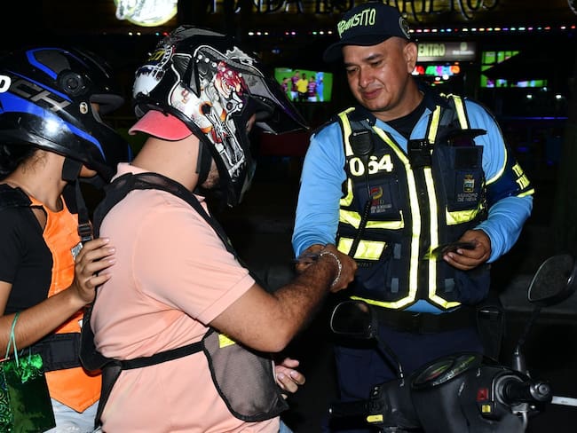 Según el informe de Movilidad, el reporte da cuenta que desde el 16 de febrero a la fecha, han sido impuestos 149 comparendos por el no porte de la prenda reflectiva.