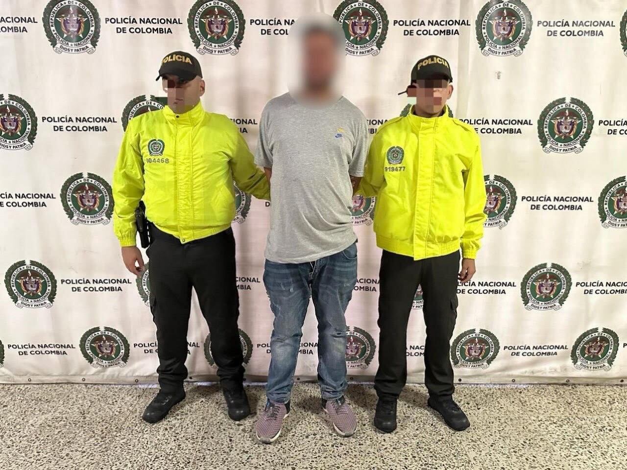 Alias 'Pipe' era requerido por los delitos de concierto para delinquir agravado, desplazamientos, secuestros y extorsión. Foto: Alcaldía de Bello.