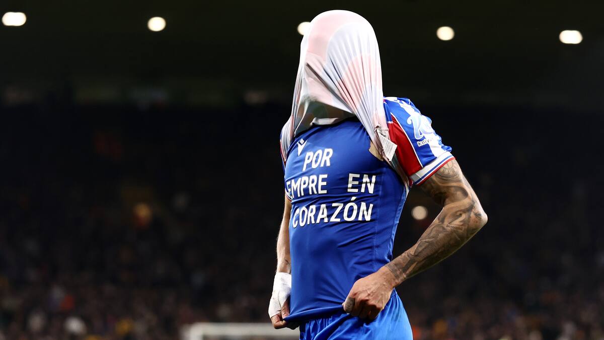 Video: Daniel Muñoz anota con el Crystal Palace y dedica el gol a su amigo fallecido