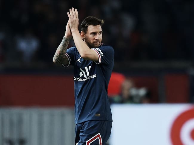 Lionel Messi se recupera de una molestia en la rodilla izquierda.