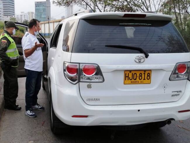 Inmovilizan camioneta porque conductor se negó a prueba de alcohosensor