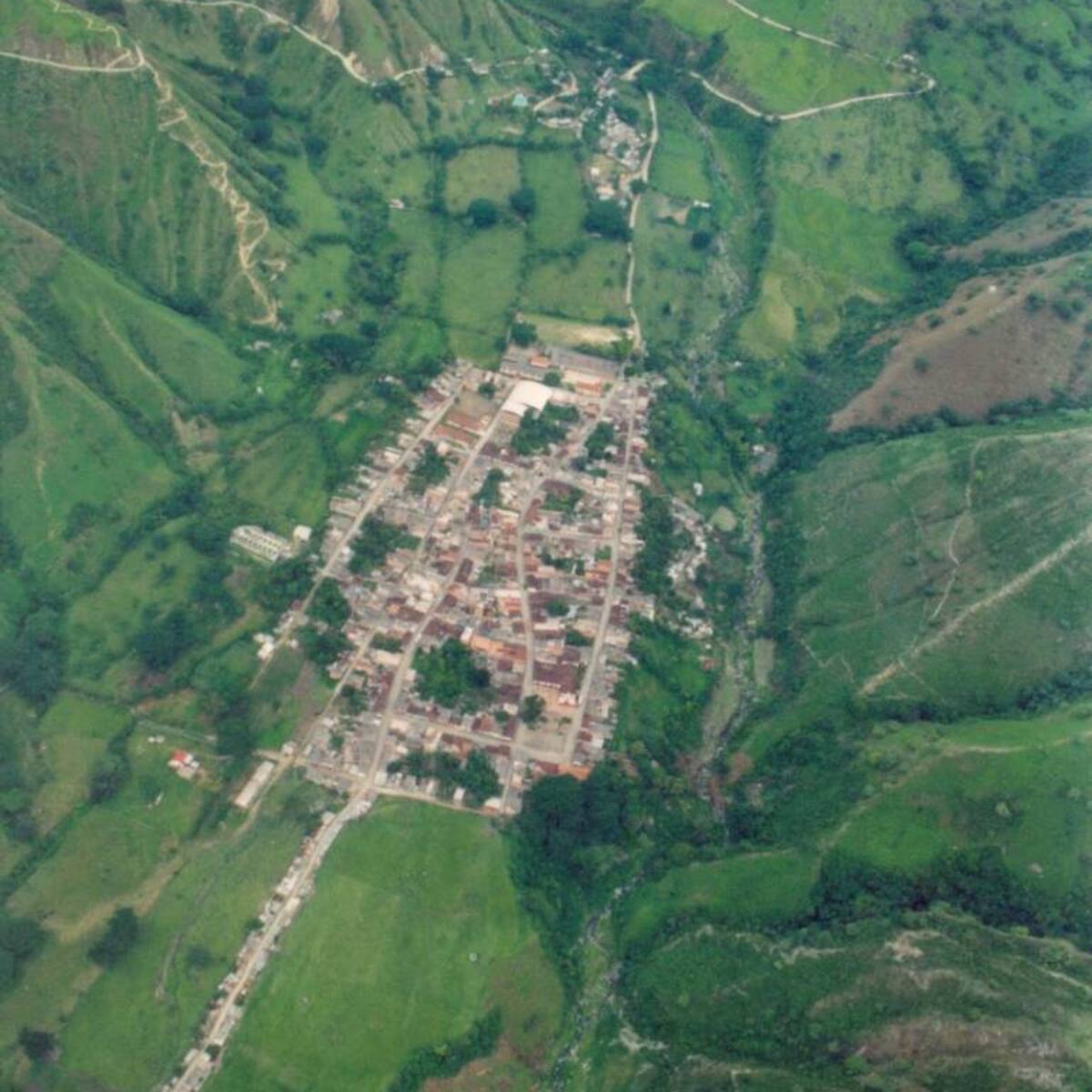 Mujer fue asesinada en Sabanalarga y le dejaron un cartel que decía “por extorsionista”