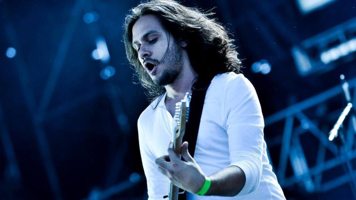 J. Rushwell (Juan Rocha) con la "Dualidada" propia de la música