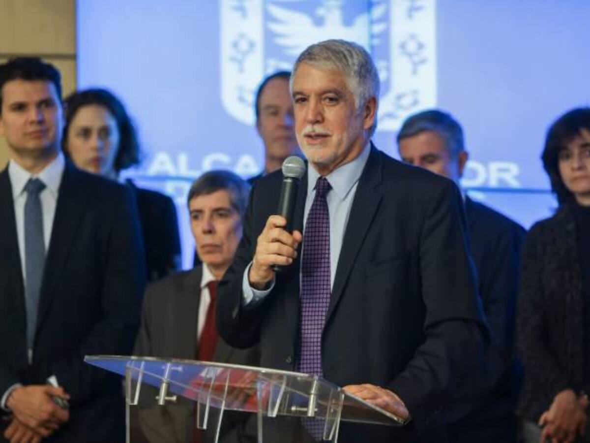Es mejor tragarse un "megasapo" y avanzar en la paz: alcalde Peñalosa