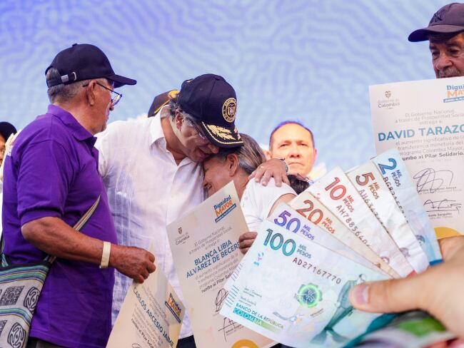 Nuevo anuncio de Colombia Mayor 2025: Gustavo Petro confirmó el aumento del monto y cobertura para adultos sin pensión