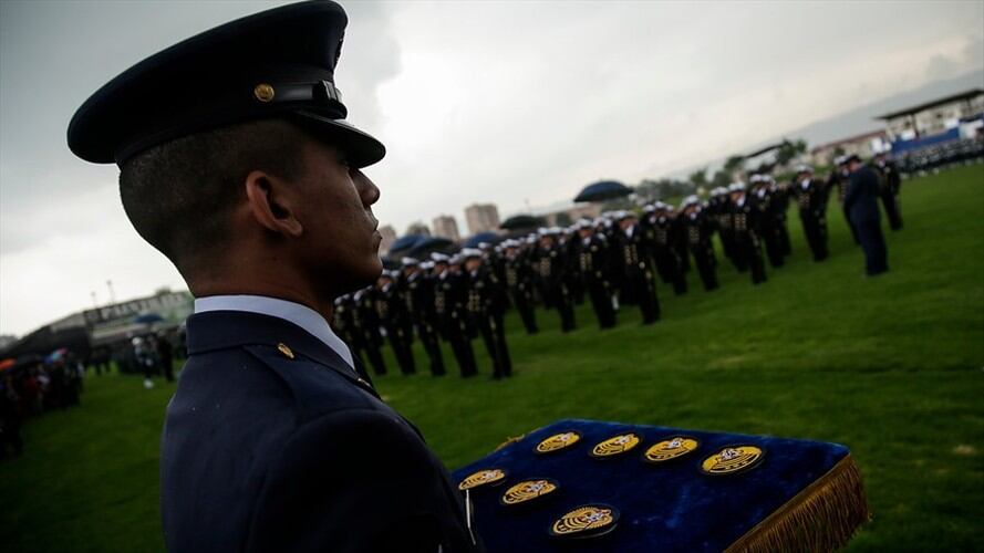 Con esta ley se beneficiarían 115.000 militares y policías en retiro, cerca de 15.000 en condición de discapacidad y 400 veteranos de la guerra de Corea. Foto: Colprensa