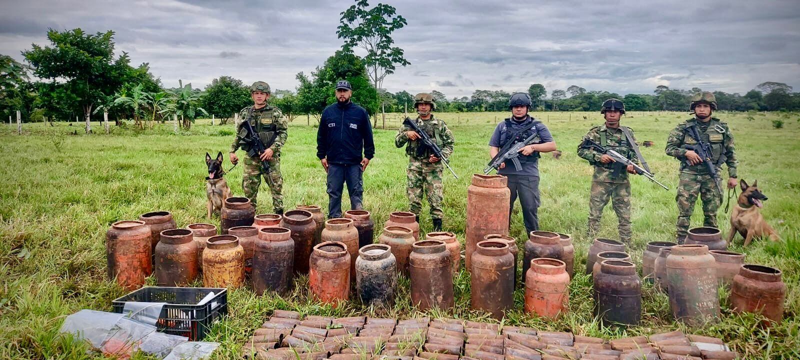 Fuerzas militares destruyen más de 123 explosivos del EMC.