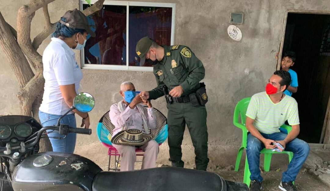 Con perifoneo y sensibilización con gremios y líderes sociales, la institución policial busca que las personas acaten los decretos de las autoridades