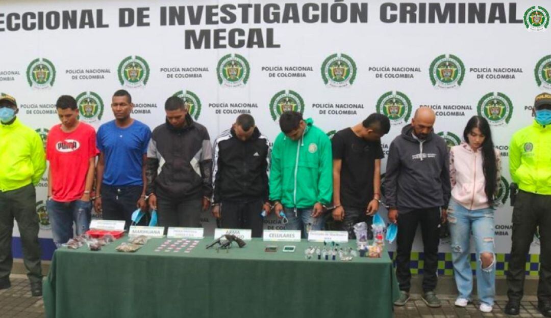 Integrantes de la banda "Los Cibernéticos", dedicados a la venta y distribución de tucibi (2CB), éxtasis, LSD, wax (destilado de marihuana), chocolates y brownies con marihuana en Instagram, Facebook, Telegram y WhatsApp.