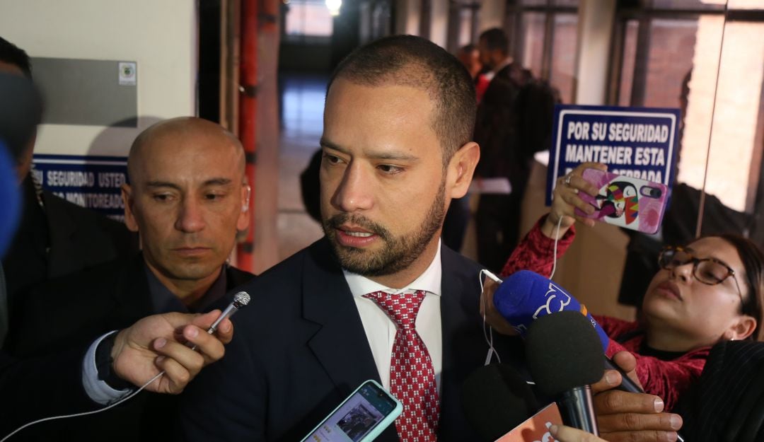 El abogado Diego Cadena, investigado por presunta compra de testigos y fraufde procesal