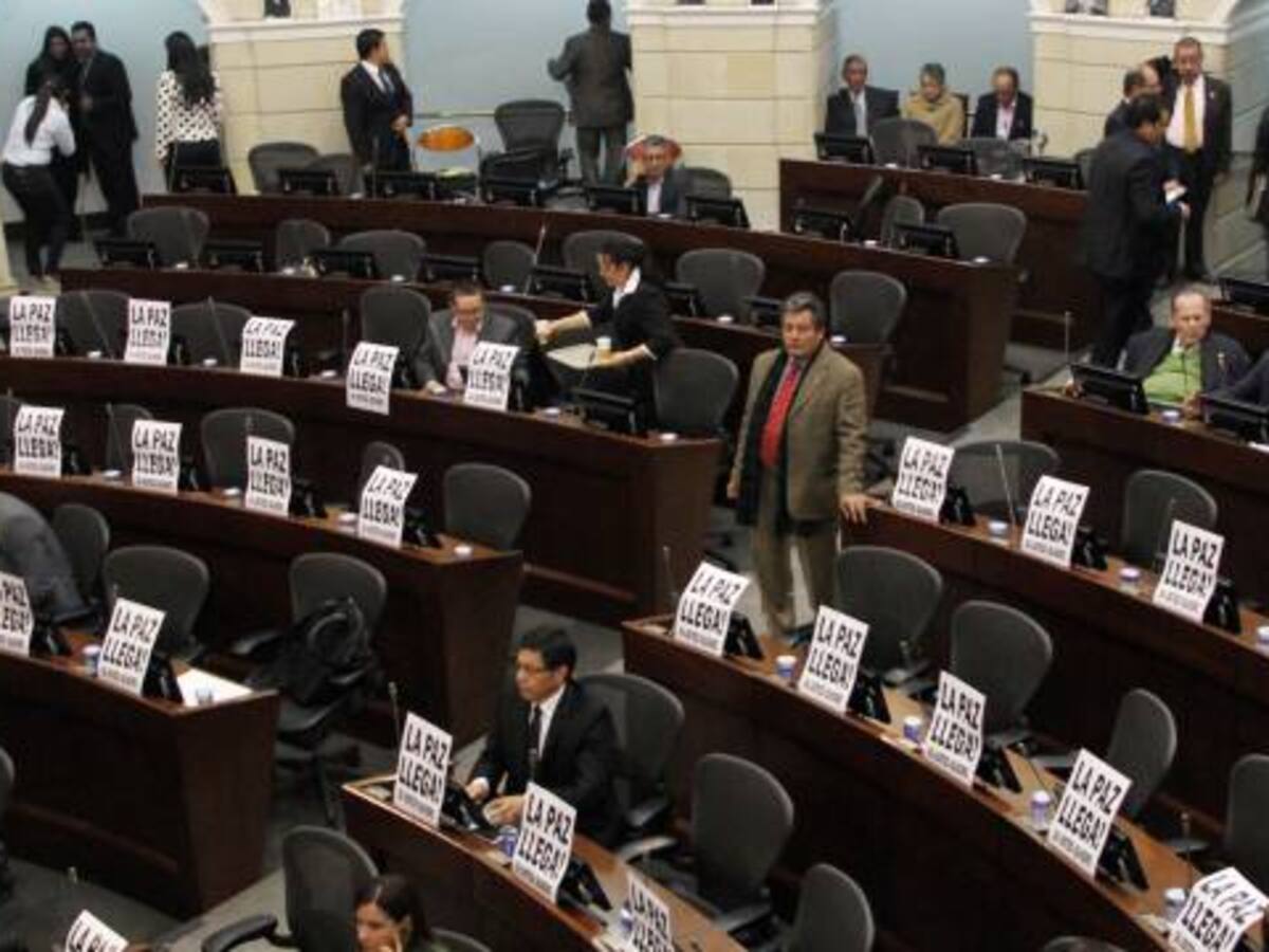 Uribismo plantea renuncia del presidente Santos si gana el No