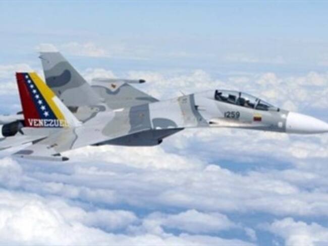 Exvicepresidente venezolano asegura que la oposición compró 18 aviones de guerra