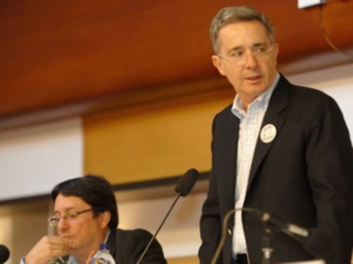 Presidente ordenó comenzar a negociar el salario mínimo
