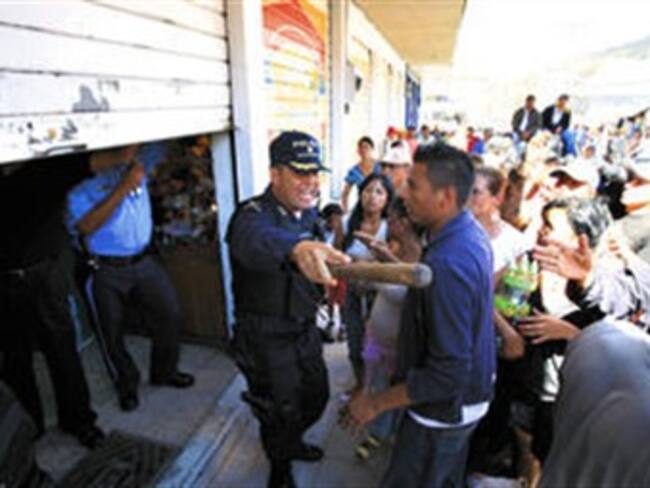 En protesta termina desalojo de 500 vendedores del Centro Histórico de Barranquilla