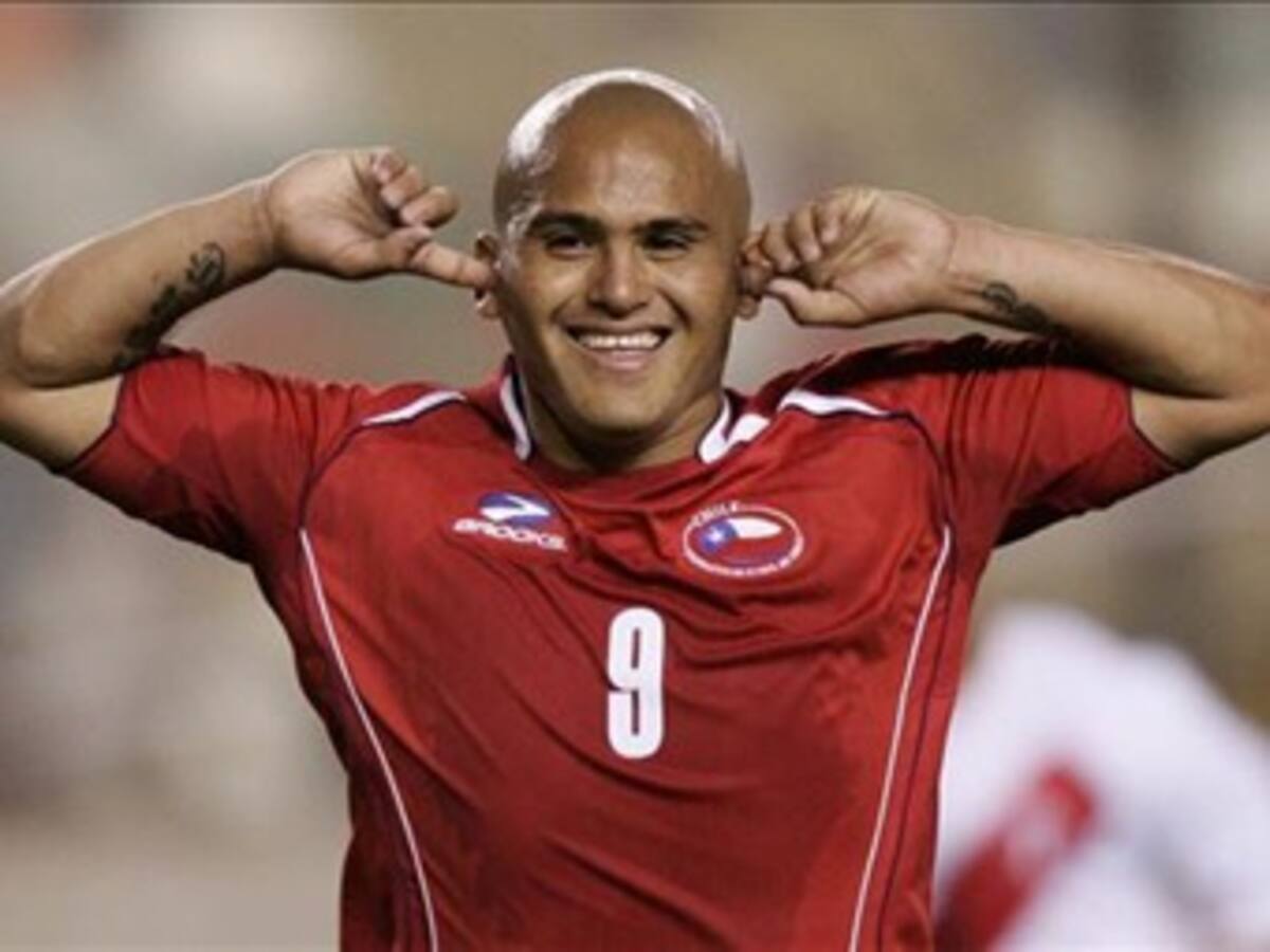 MUNDIAL/ Bielsa mantiene a Suazo en la lista definitiva de Chile para el Mundial