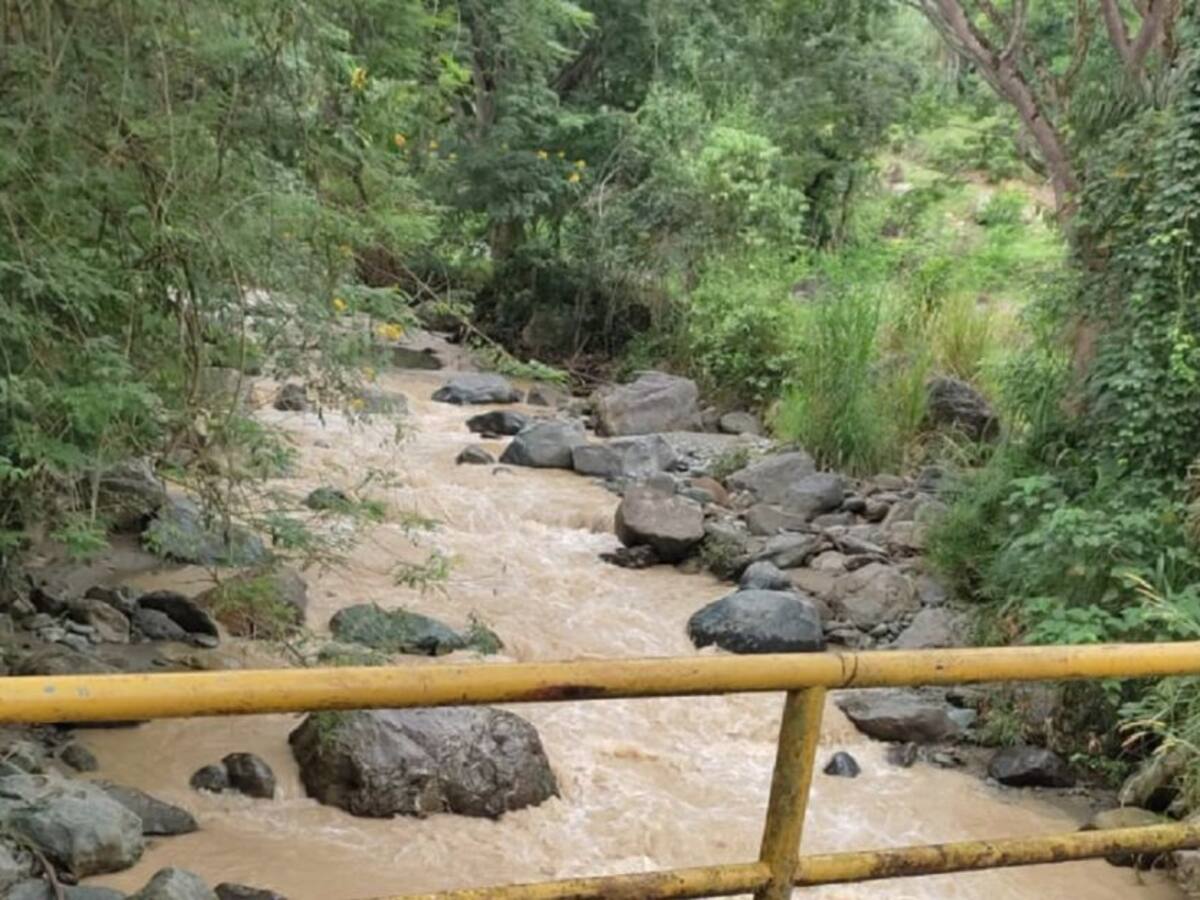 Un adulto mayor fue arrastrado por una quebrada con su caballo en Antioquia