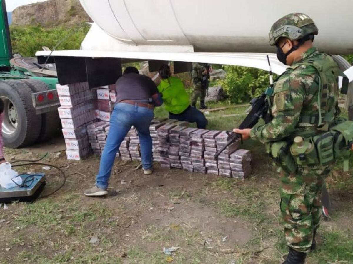 Descubren una tonelada de cocaína camuflada en un tractocamión