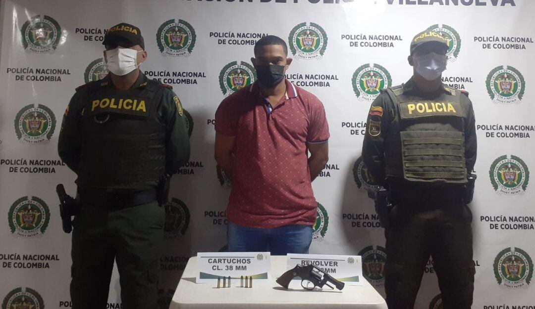 En el procedimiento le fue incautado un revólver calibre 38 sin ninguna clase de documentación