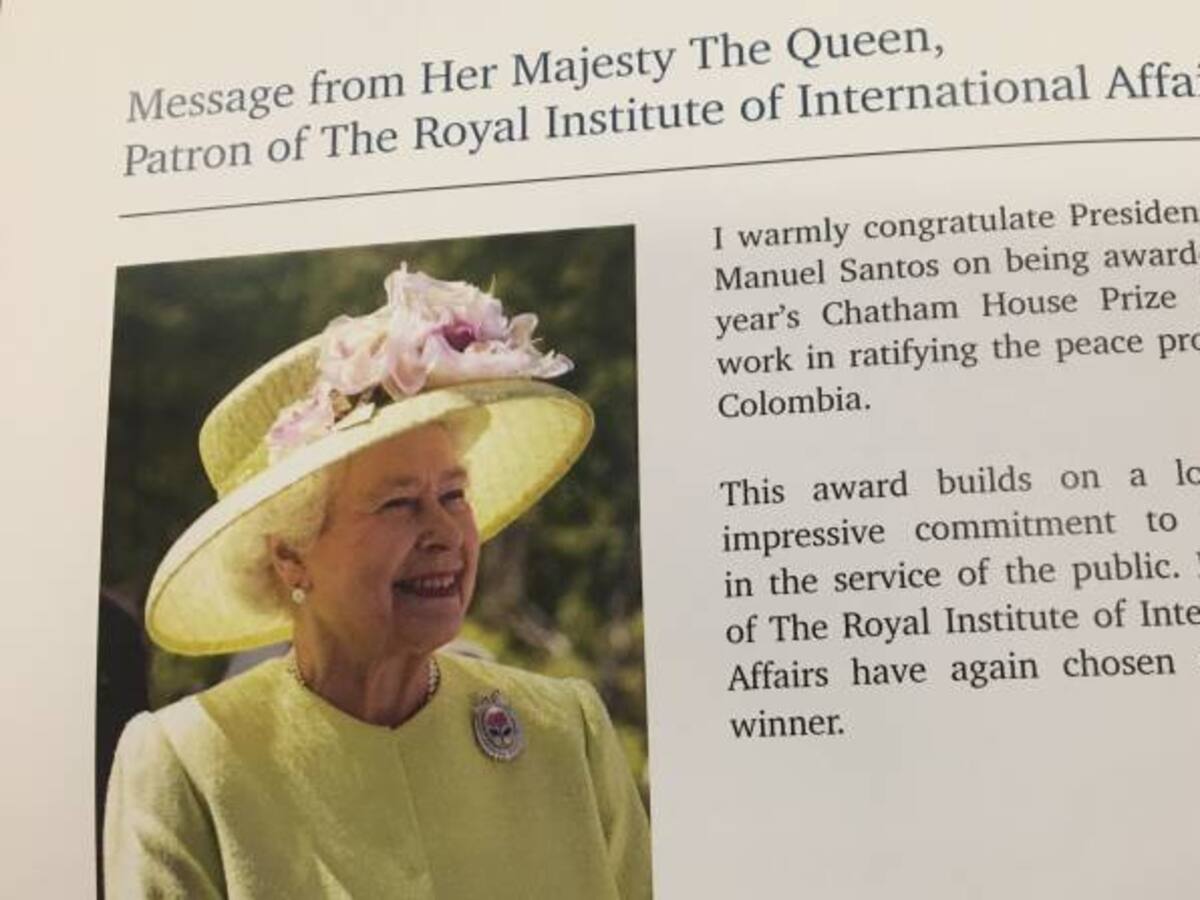 Reina de Inglaterra reconoce el esfuerzo del presidente Santos para terminar el conflicto en Colombia