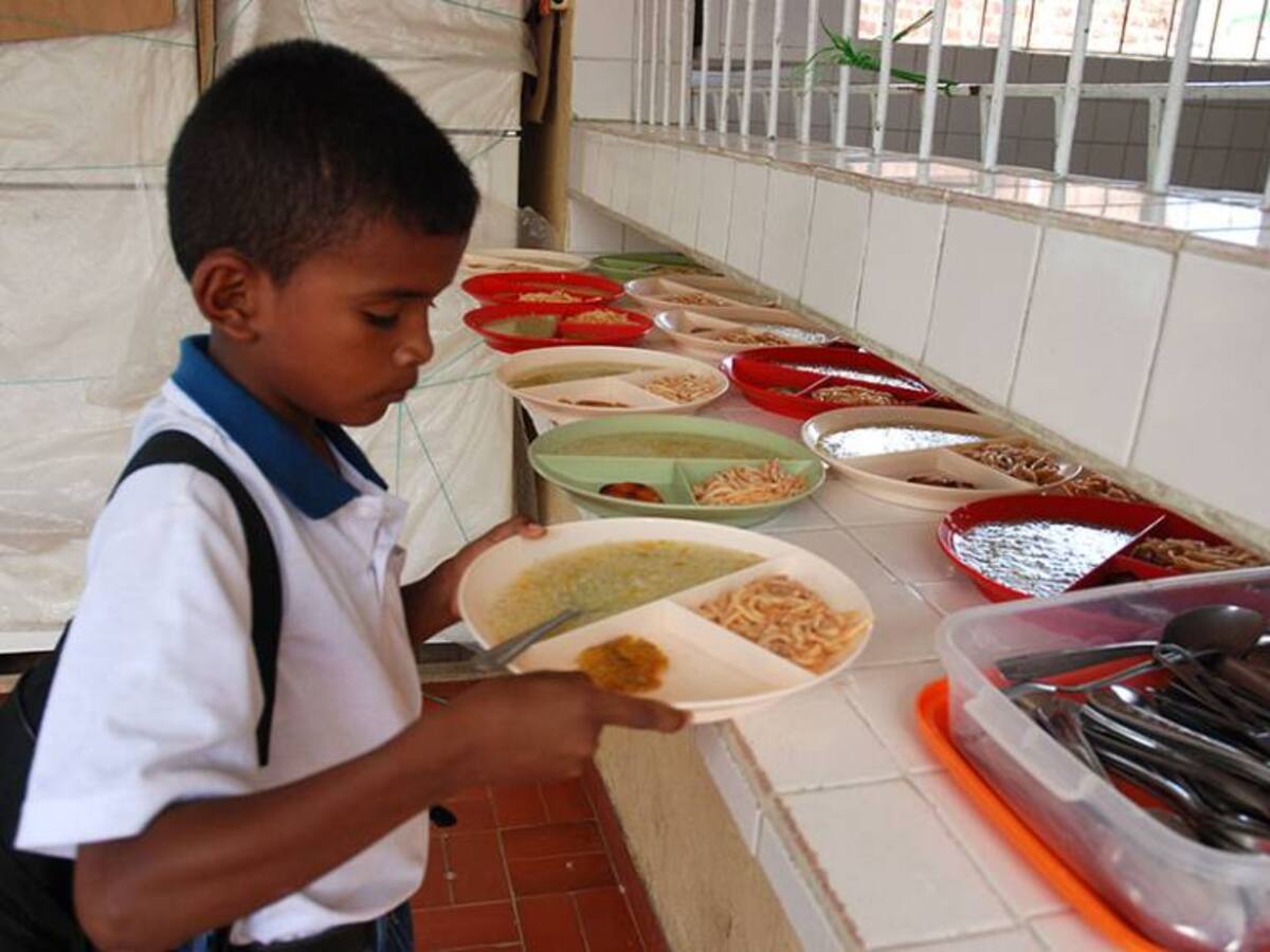 Con lector de huellas controlarán entrega de alimentación escolar